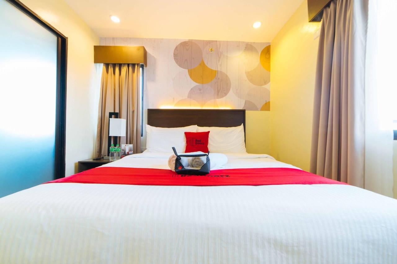 Reddoorz Premium @ Sta Rosa Tagaytay Road Silang Exterior foto