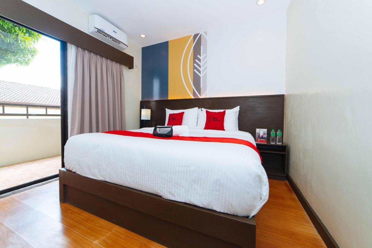 Reddoorz Premium @ Sta Rosa Tagaytay Road Silang Exterior foto