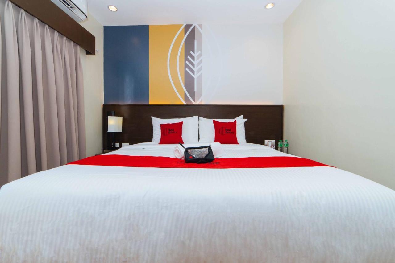 Reddoorz Premium @ Sta Rosa Tagaytay Road Silang Exterior foto