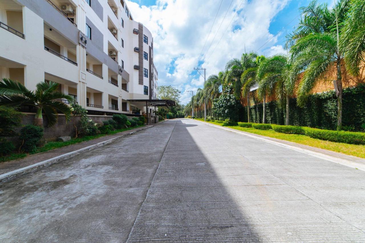 Reddoorz Premium @ Sta Rosa Tagaytay Road Silang Exterior foto