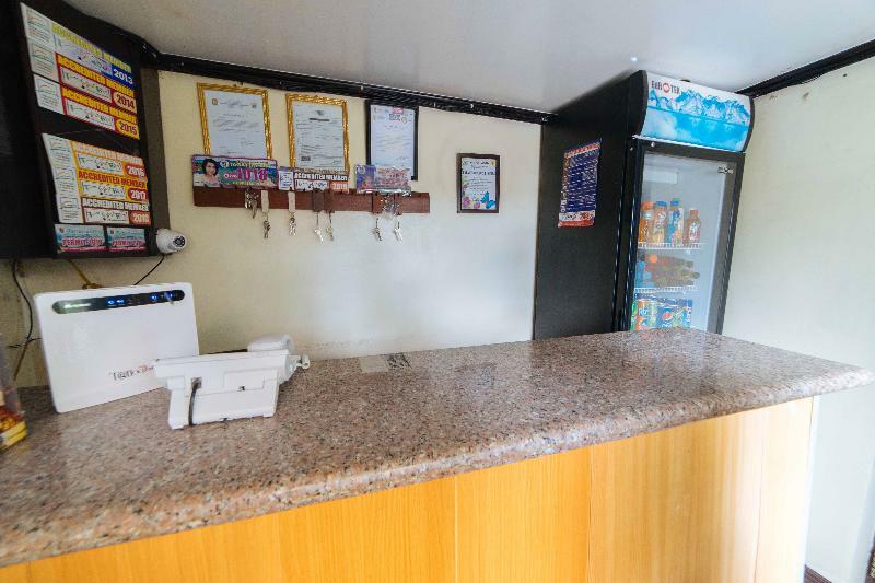 Reddoorz Premium @ Sta Rosa Tagaytay Road Silang Exterior foto